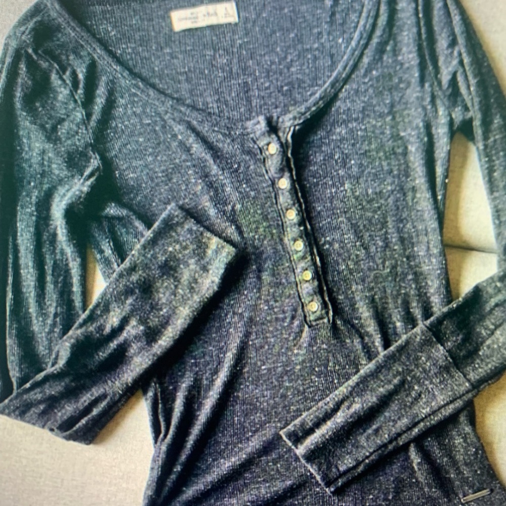 Women's Gray Long Sleeve Top